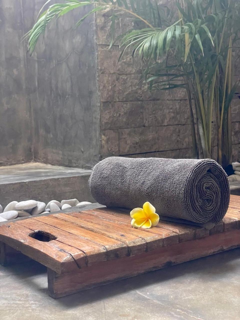 गेस्ट हाउस Incense Impossible Beach-adults Only